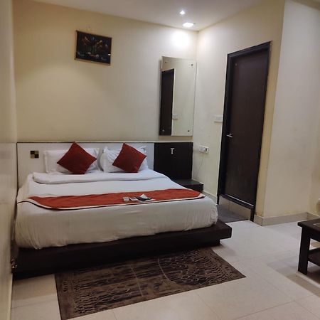 Hotel Sanjay Galaxy,Kanpur Ngoại thất bức ảnh