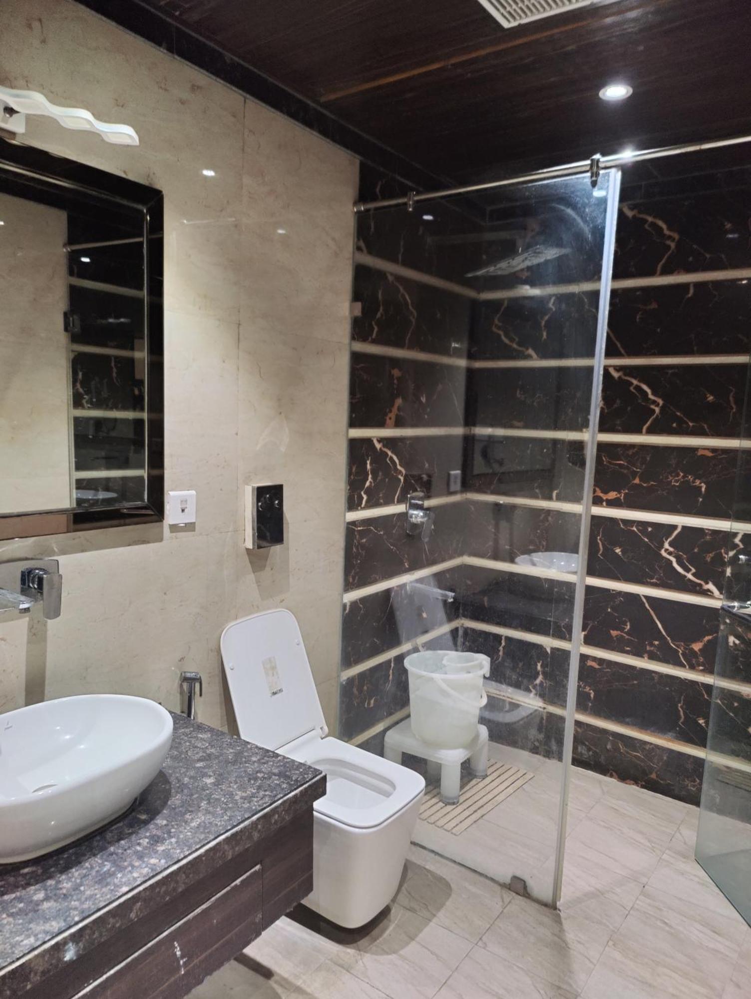 Hotel Sanjay Galaxy,Kanpur Ngoại thất bức ảnh