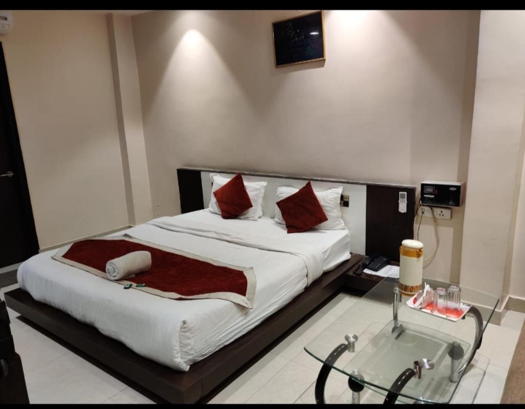 Hotel Sanjay Galaxy,Kanpur Ngoại thất bức ảnh
