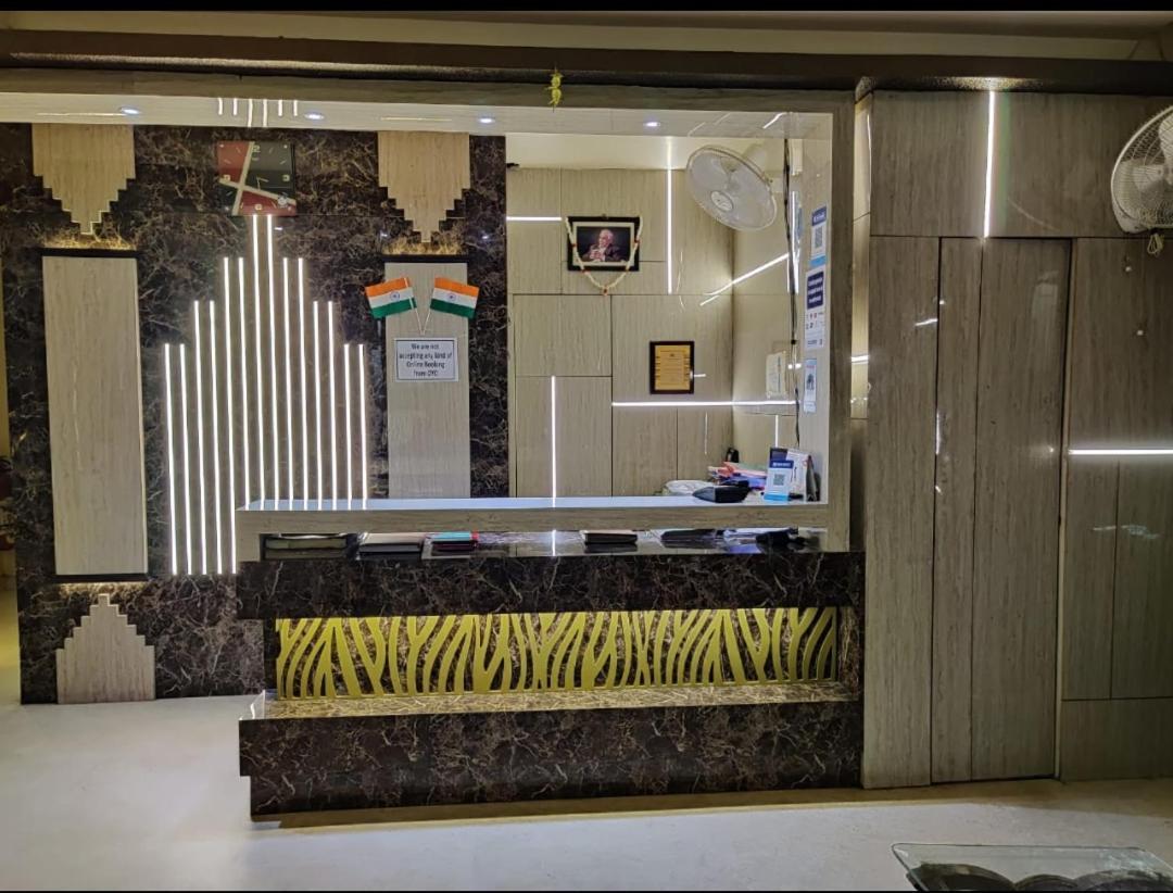Hotel Sanjay Galaxy,Kanpur Ngoại thất bức ảnh